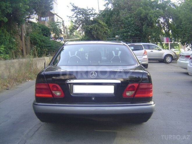 Mercedes E 220 1996, 322,500 km - 2.2 л - Bakı