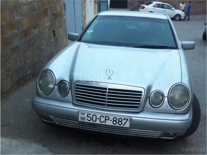 Mercedes E 220 1997, 310,000 km - 2.2 l - Bakı