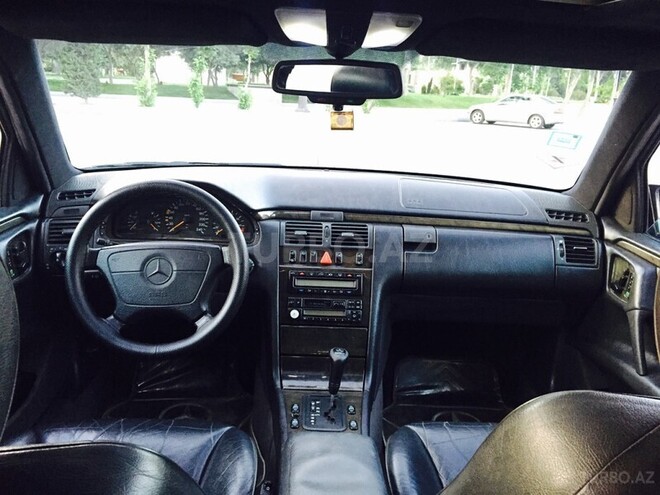 Mercedes E 230 1997, 246,000 km - 2.3 л - Bakı