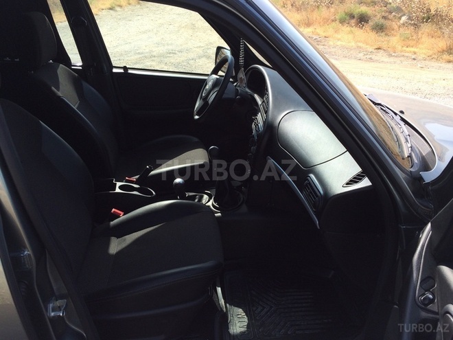 Chevrolet Niva 2014, 2,700 km - 1.7 l - Bakı