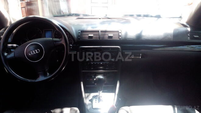 Audi A4 2003, 230,332 km - 1.8 л - Bakı