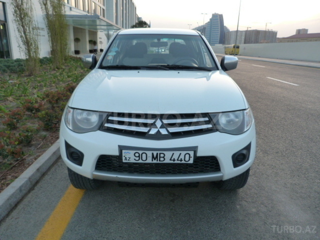 Mitsubishi L200 2011, 107,200 km - 2.5 l - Bakı