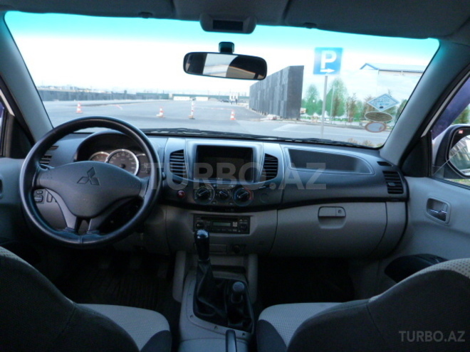 Mitsubishi L200 2011, 107,200 km - 2.5 l - Bakı