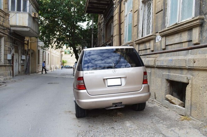 Mercedes ML 320 2001, 260,000 km - 3.2 l - Bakı
