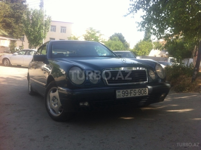 Mercedes E 220 1998, 245,000 km - 2.2 л - Bakı