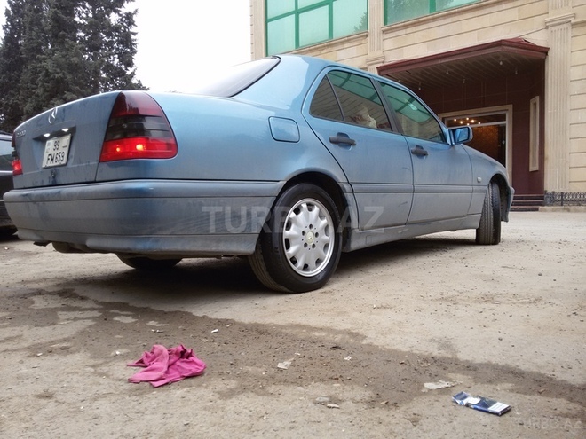 Mercedes C 200 1998, 162,000 km - 2.0 l - Bakı