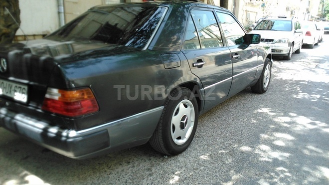 Mercedes E 200 1991, 450,000 km - 2.0 л - Bakı