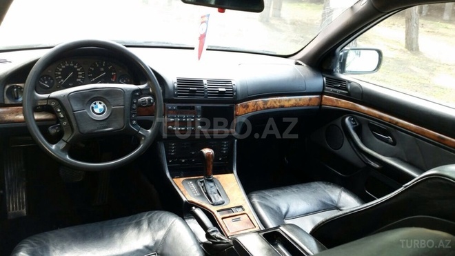 BMW 528 1998, 245,000 km - 2.8 l - Bakı