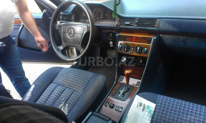 Mercedes E 280 1994, 348,500 km - 2.8 л - Bakı