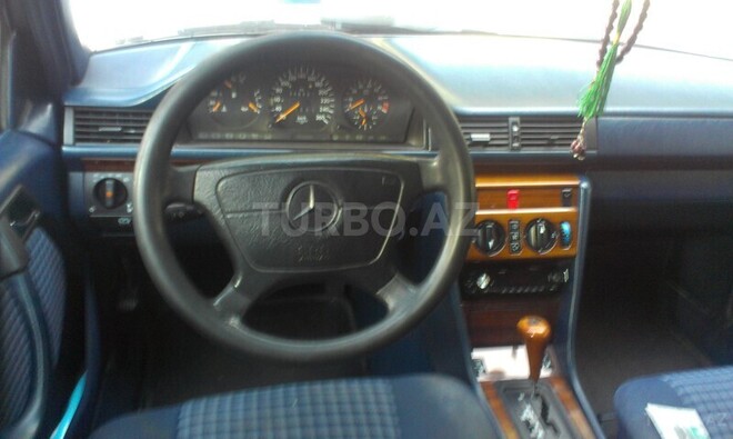 Mercedes E 280 1994, 348,500 km - 2.8 л - Bakı