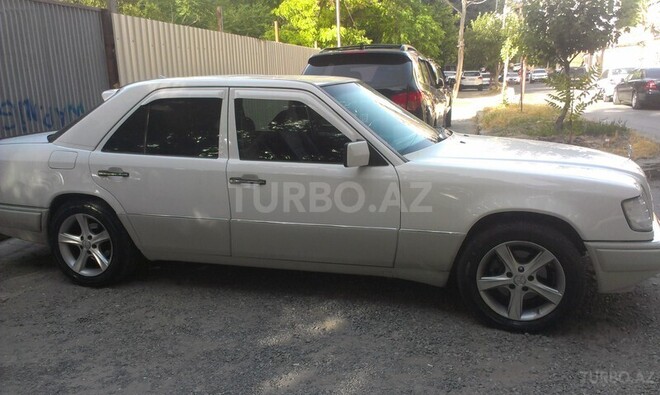 Mercedes E 280 1994, 348,500 km - 2.8 л - Bakı