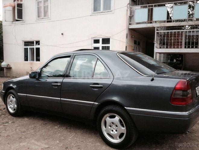 Mercedes C 220 1995, 248,000 km - 2.2 l - Bakı