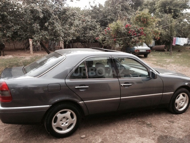 Mercedes C 220 1995, 248,000 km - 2.2 l - Bakı