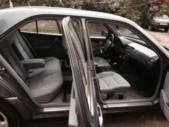 Mercedes C 220 1995, 248,000 km - 2.2 l - Bakı
