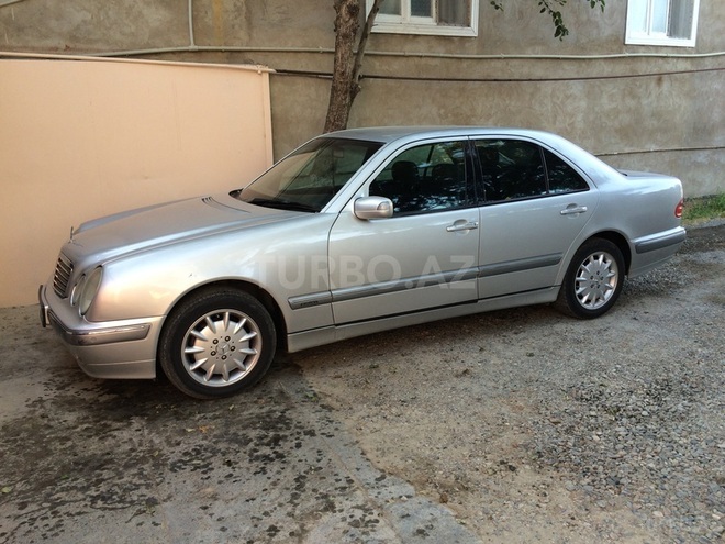 Mercedes E 240 1999, 252,000 km - 2.4 l - Bakı