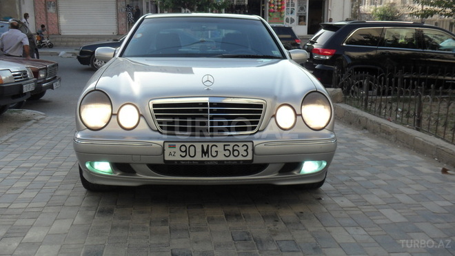 Mercedes E 270 2000, 210,000 km - 2.7 л - Bakı