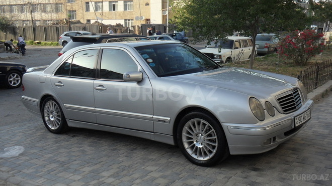Mercedes E 270 2000, 210,000 km - 2.7 л - Bakı