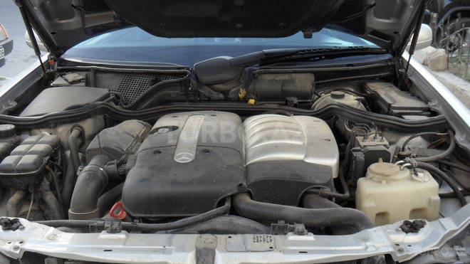 Mercedes E 270 2000, 210,000 km - 2.7 л - Bakı