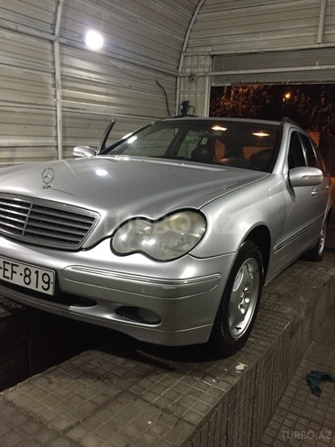 Mercedes C 220 2001, 301,780 km - 2.2 l - Bakı