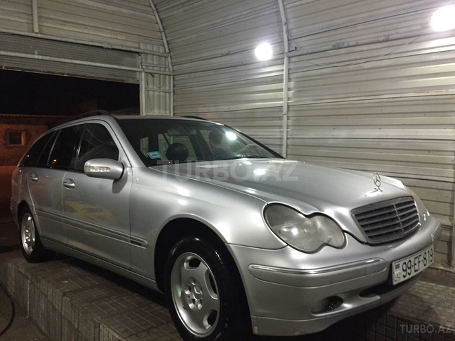 Mercedes C 220 2001, 301,780 km - 2.2 l - Bakı