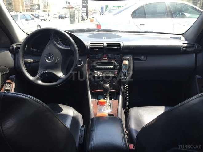 Mercedes C 220 2001, 301,780 km - 2.2 l - Bakı