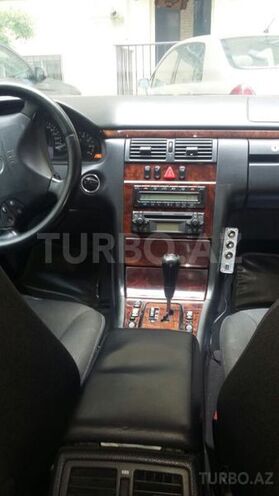 Mercedes E 280 2000, 290,000 km - 2.8 л - Bakı