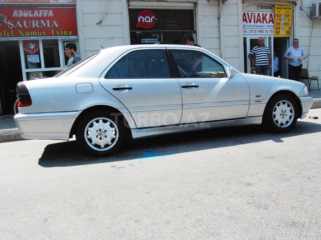 Mercedes C 220 1999, 245,000 km - 2.2 л - Bakı
