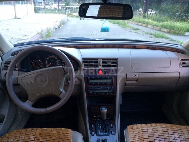 Mercedes C 230 1998, 146,000 km - 2.3 l - Bakı