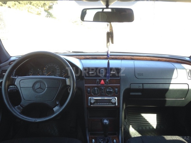 Mercedes C 180 1998, 235,000 km - 1.8 л - Bakı