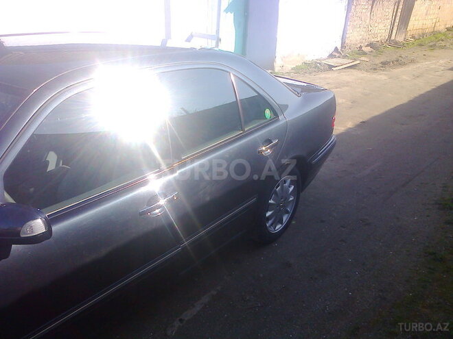 Mercedes E 200 2000, 168,000 km - 2.0 l - Bakı