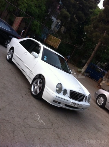 Mercedes E 240 2000, 182,000 km - 2.6 l - Bakı