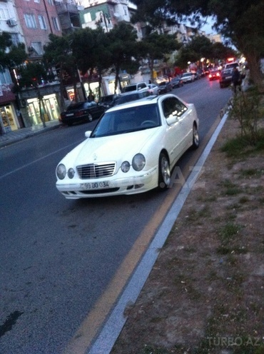 Mercedes E 240 2000, 182,000 km - 2.6 l - Bakı