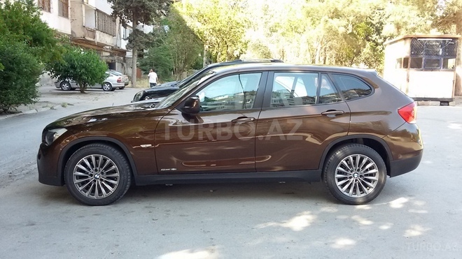 BMW X1 2011, 112,000 km - 2.0 л - Bakı