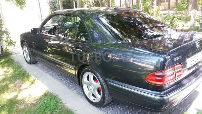 Mercedes E 270 2000, 217,000 km - 2.7 l - Bakı