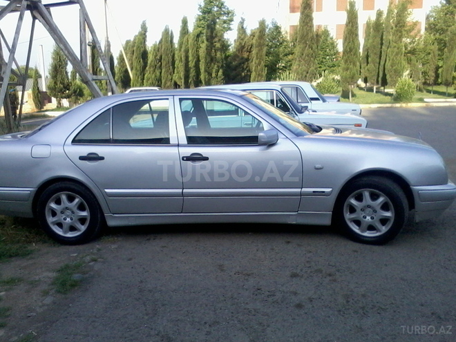 Mercedes E 200 1996, 371,131 km - 2.0 л - Bakı