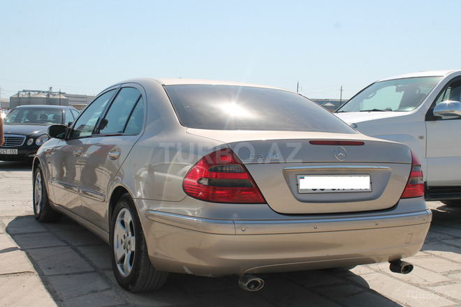 Mercedes E 240 2003, 168,000 km - 2.6 l - Bakı
