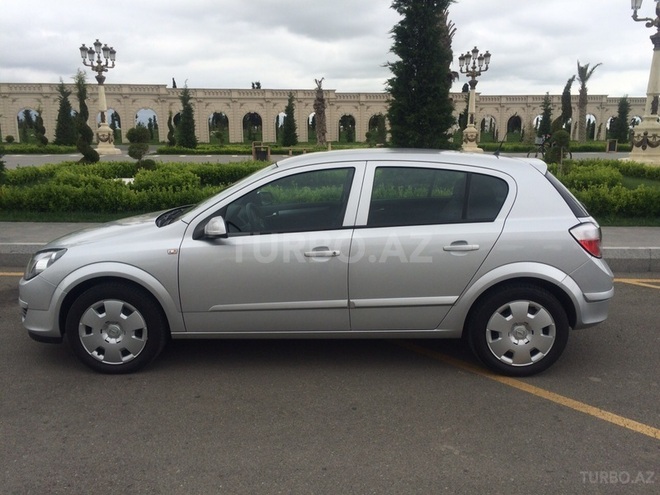 Opel Astra 2005, 145,000 km - 1.6 l - Bakı