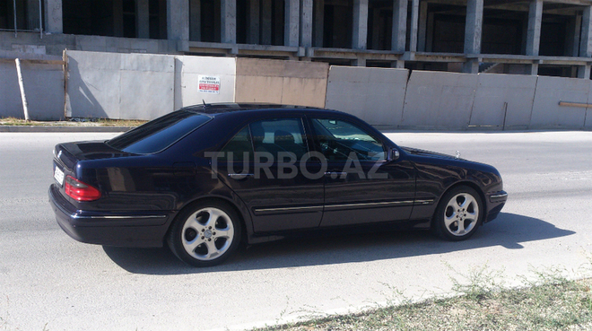 Mercedes E 280 2001, 251,000 km - 2.8 л - Bakı