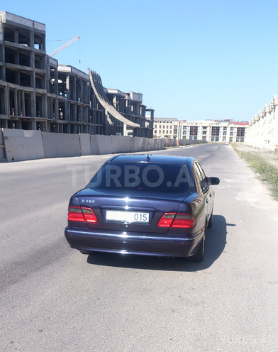 Mercedes E 280 2001, 251,000 km - 2.8 л - Bakı