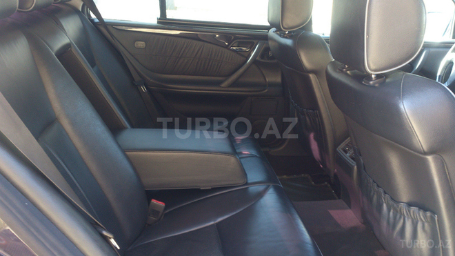Mercedes E 280 2001, 251,000 km - 2.8 л - Bakı