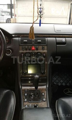 Mercedes E 240 2000, 250,000 km - 2.4 l - Bakı