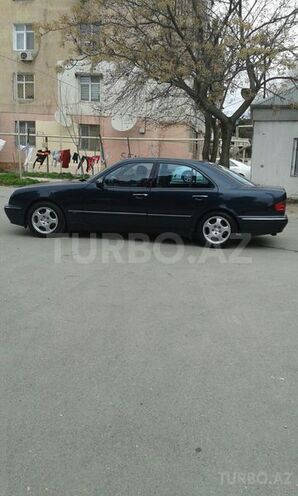 Mercedes E 240 2000, 250,000 km - 2.4 l - Bakı