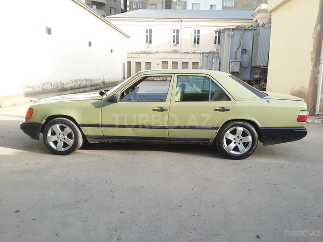 Mercedes E 230 1986, 4,512,383 km - 2.3 l - Bakı