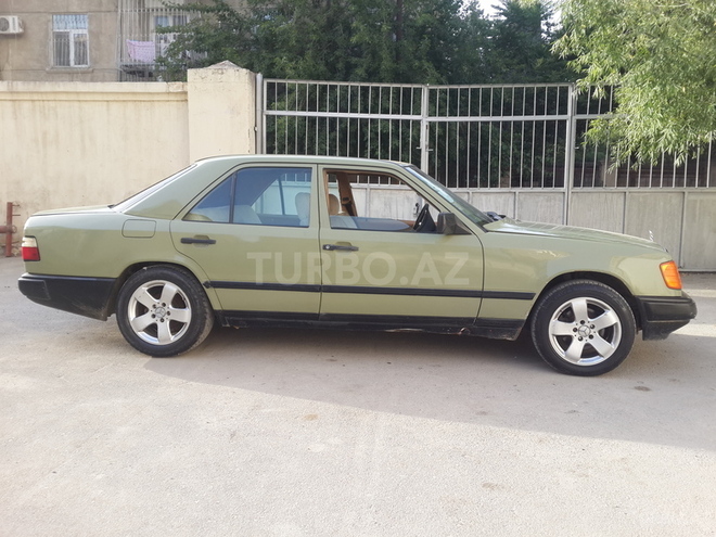 Mercedes E 230 1986, 4,512,383 km - 2.3 l - Bakı