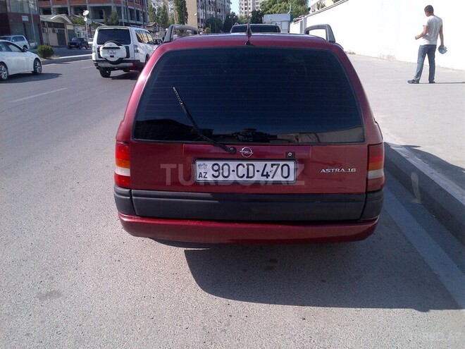 Opel Astra 1995, 240,000 km - 1.6 l - Bakı