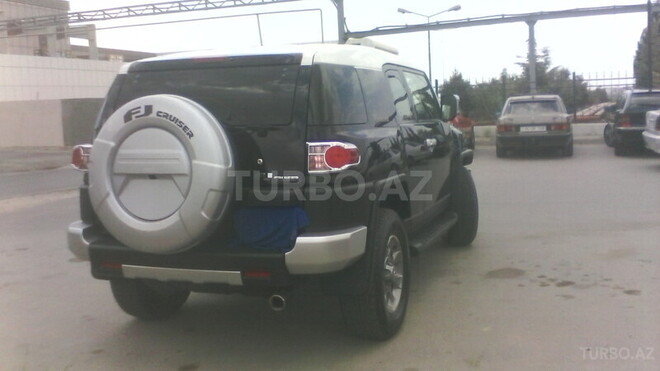 Toyota FJ Cruiser 2013, 25,000 km - 4.0 л - Bakı