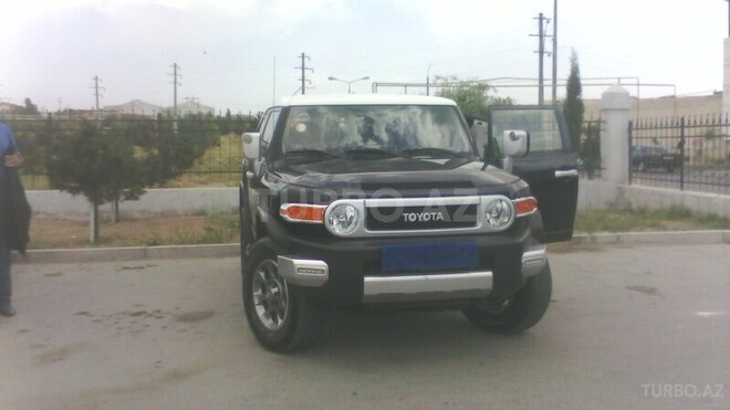 Toyota FJ Cruiser 2013, 25,000 km - 4.0 л - Bakı