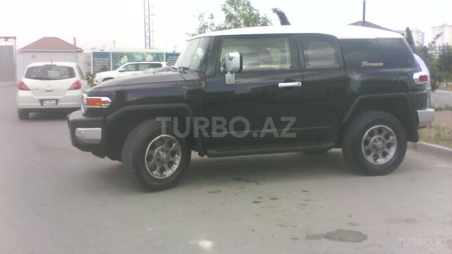 Toyota FJ Cruiser 2013, 25,000 km - 4.0 л - Bakı