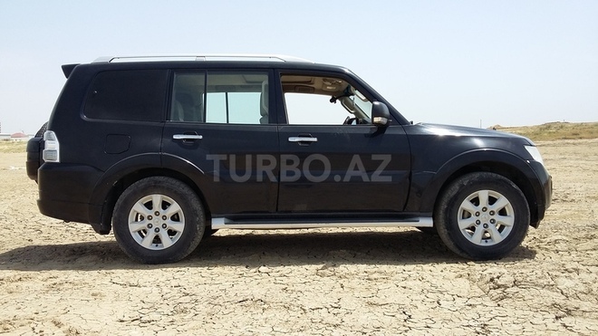 Mitsubishi Pajero 2011, 81,000 km - 3.5 l - Bakı