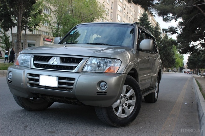 Mitsubishi Pajero 2004, 210,000 km - 2.8 l - Bakı